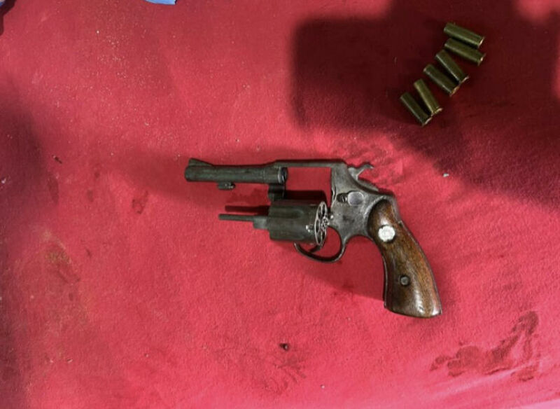 Imagem ilustrativa da matéria Choque apreende arma após confronto que terminou em morte de suspeito em Rio Verde